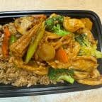 Best B5. Chicken with Chinese Vegetable (Combination Plate) in East Meadow, NY